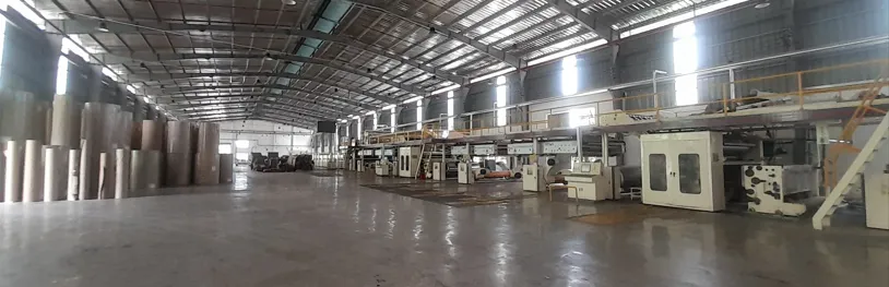 Toàn cảnh dây chuyền máy sóng 2500 và kho giấy cuộn
